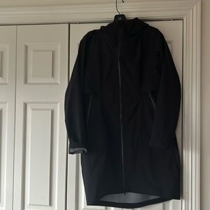 Rain jacket coat in excellent condition designed for casual waterproof